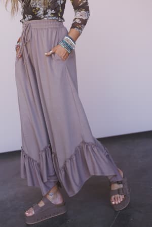 the-nest-serene-flow-ruffled-pants-coco/Brown