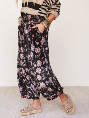 the-nest-gather-together-velvet-wide-leg-pants-black/Black