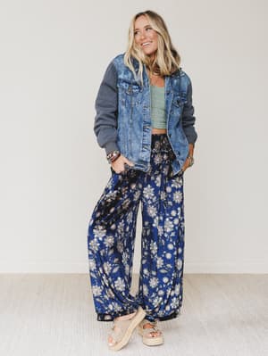 the-nest-gather-together-velvet-wide-leg-pants-navy/Navy