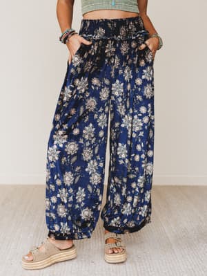 the-nest-gather-together-velvet-wide-leg-pants-navy/Navy