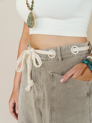 Coastal Curve Barrel Jean - Olive L / Olive