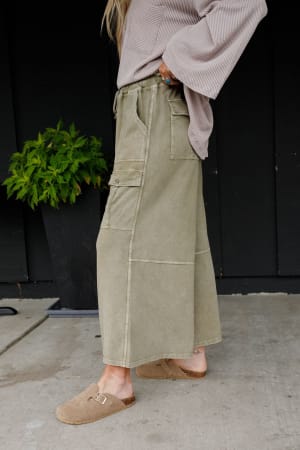cargo-cascade-wide-leg-pants-olive/Olive