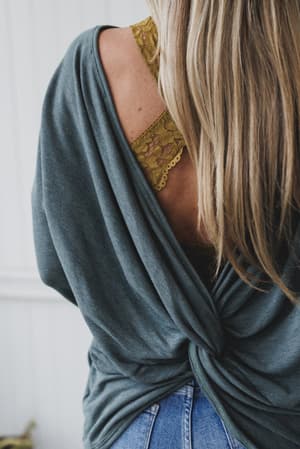 twisted-harmony-top-olive/Olive