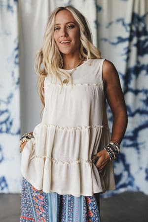 the-nest-dreamy-tiers-top-cream-1/Cream