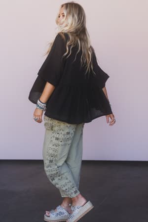 the-nest-lush-drift-top-black/Black