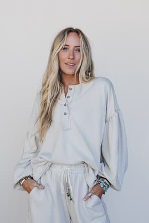 the-nest-laid-back-love-top-beige/Beige