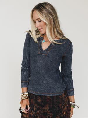 the-nest-off-duty-top-charcoal/Charcoal