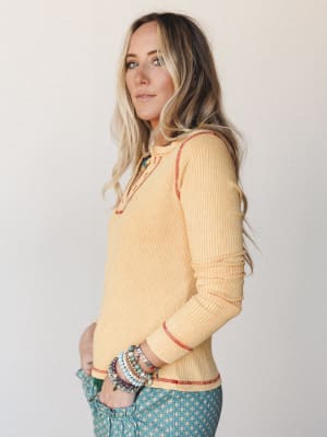 The Nest Off Duty Top - Mustard L / Mustard