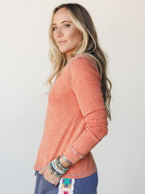 The Nest Off Duty Top - Salmon M / Salmon