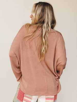the-nest-on-the-go-long-sleeve-tee-peanut-butter/Peanut