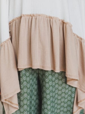 The Nest Sally Ruffle Top - Off White Camel XL / Off White Camel