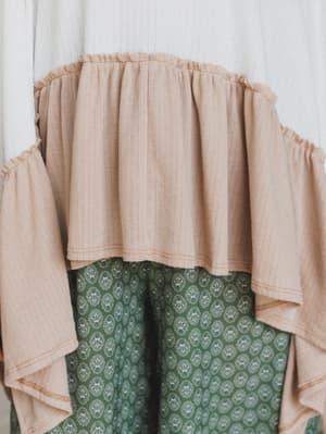 The Nest Sally Ruffle Top - Off White Camel XL / Off White Camel