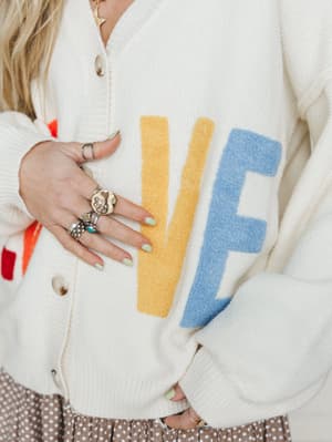 Love Catcher Cardigan
- Ivory L / Ivory
