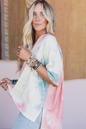the-nest-on-the-go-v-neck-essential-tee-tie-dye/Tie Dye