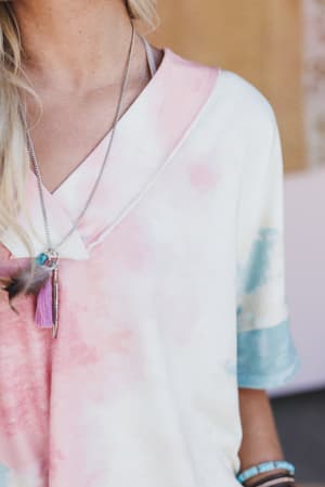the-nest-on-the-go-v-neck-essential-tee-tie-dye/Tie Dye