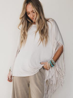 showstopper-fringe-top-oat/Oat