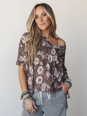 The Nest On The Go V Neck Ribbed Essential Tee - Brown XL / Brown