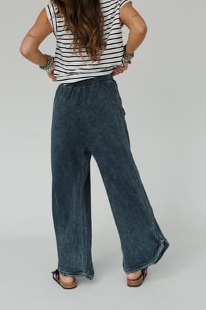 so-comfy-wide-leg-cropped-pant-new-navy/Navy
