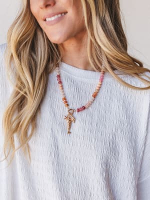 Ocean Trove Necklace - Pink OS / Pink