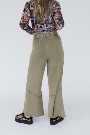 sunset-shore-wide-leg-pants-olive/Olive