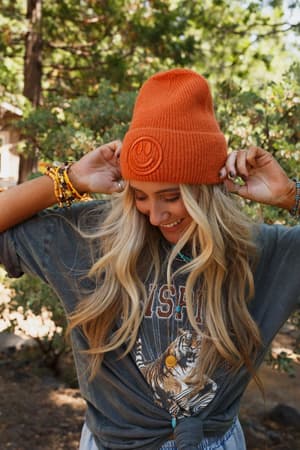 nesta-smiley-beanie-orange/Orange