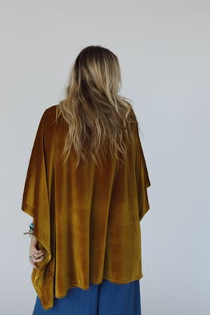 savoy-velvet-kimono-marigold/Marigold