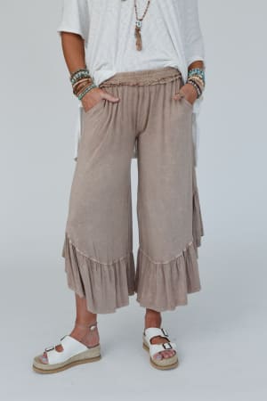 Pebble Shore Ruffle Pants: undefined