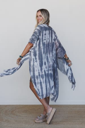 Demi Tie Dye Frayed Hem Kimono: undefined