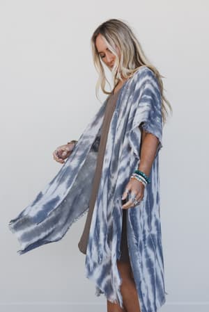 demi-tie-dye-frayed-hem-kimono-black/Black