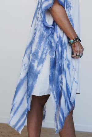 demi-tie-dye-frayed-hem-kimono-blue/Blue