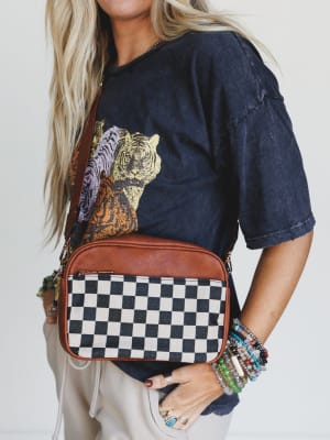 mood-checker-crossbody-bag-camel/Camel