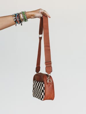 mood-checker-crossbody-bag-camel/Camel