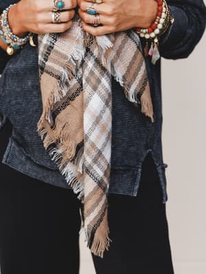 plaid-blanket-scarf-beige/Beige