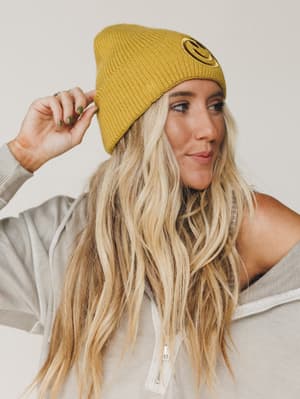 nesta-smiley-beanie-mustard/Mustard