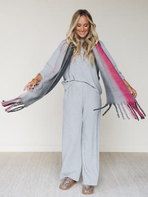 ombre-oasis-fringe-scarf-black/Black