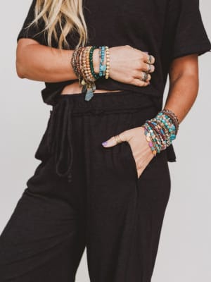 wander-the-horizon-set-black/Black