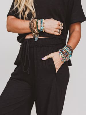 wander-the-horizon-set-black/Black