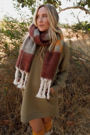 check-me-out-tassel-scarf-brown/Brown