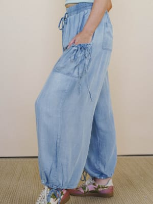 Pocket Full of Flowers Pants - Light Denim L / Light Denim