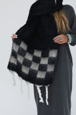 cider-stroll-scarf-black/Black