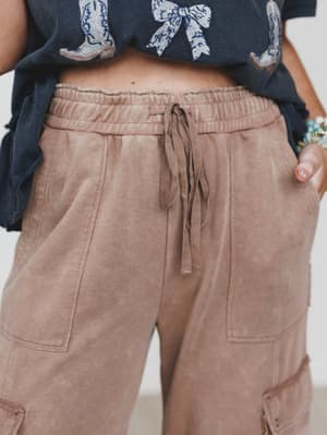 It's a Match Wide Leg Pants - Mocha Mousse L / Mocha Mousse