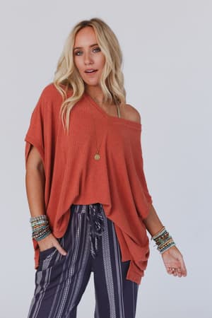 rowan-oversized-ribbed-knit-top-brick/Brick