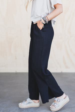 true-form-wide-leg-pants-black/Black