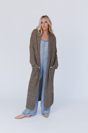 wednesday-cardigan-olive/Olive