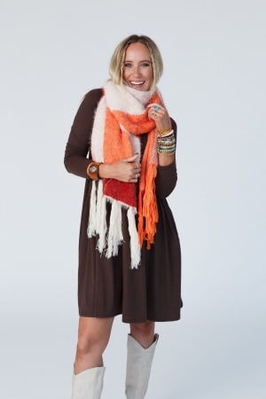 groovy-swirl-tassel-scarf-rust/Rust