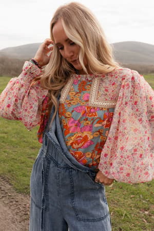 Flower Frenzy Bubble Sleeve Top: undefined