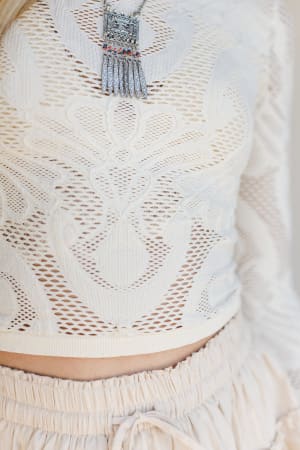 wander-net-layering-top-cream/Cream