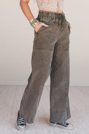 Clean Break Drawstring Wide Leg Pants: undefined