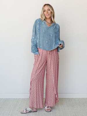 Wandering Flower 2 Piece Bundle: undefined