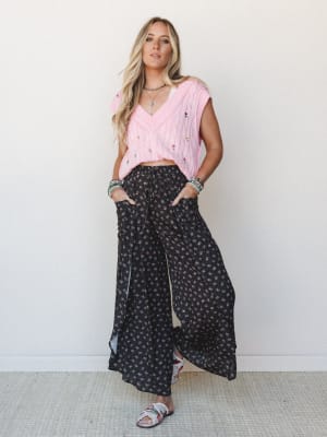 the-nest-wandering-flower-side-slit-pant-iron/Iron